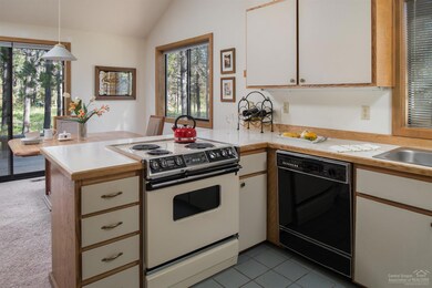 58067 Kinglet Rd, Sunriver, OR 97707 - photo 4