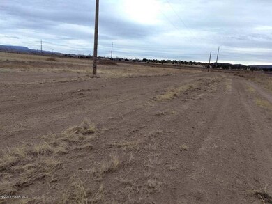 2250 W Santa fe Rd, Paulden, AZ 86334 - photo 2