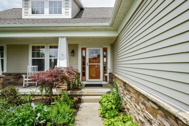 004-Front_Entrance-2997618-large