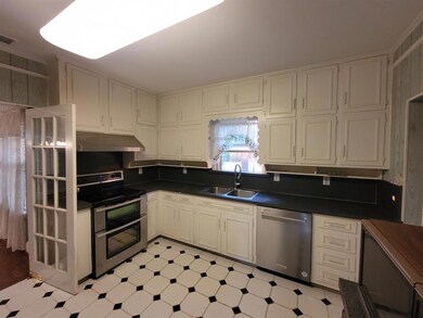 412 Brown Trail, Hurst, TX 76053 - photo 2