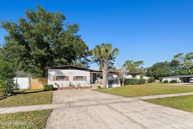 3770 Haslett Dr E, Jacksonville, FL 32277 - photo 5