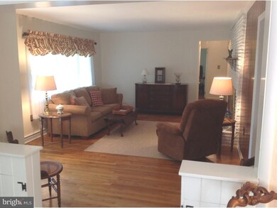 7 Merkling St, Swedesboro, NJ 08085 - photo 3