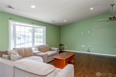 833 Richard Dr, Xenia, OH 45385 - photo 6