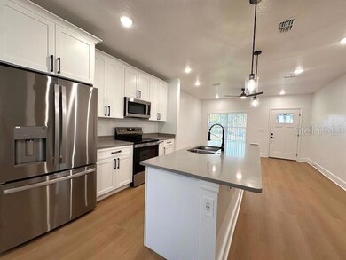 250 E Collins St, Umatilla, FL 32784 - photo 4