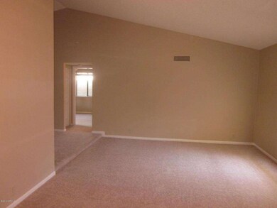 Vaulted ceilings in Living room