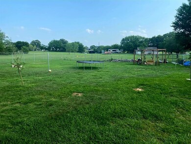 1050 Meadow Oaks St, Azle, TX 76020 - photo 3