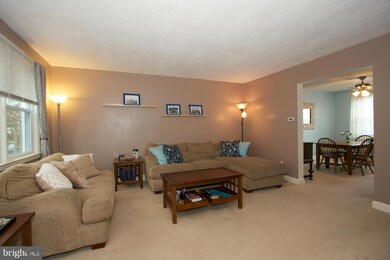 8609 Black Oak Rd, Parkville, MD 21234 - photo 3