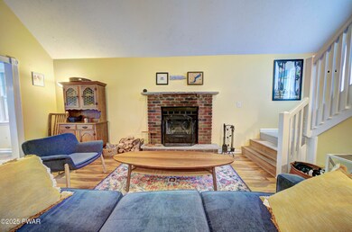 1027 Hidden Valley Ct, Lake Ariel, PA 18436 - photo 7