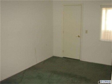 Spacious Bedroom with Walk-in Closet