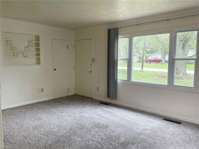 2921 Riverview Ln, Lorain, OH 44055 - photo 5