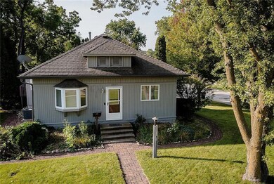 1603 Rainbow Dr, Cedar Falls, IA 50613 - photo 2