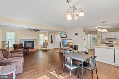 23274 Laurel Hill Dr, California, MD 20619 - photo 4