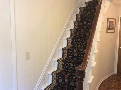 40 Franklin St, Saratoga Springs, NY 12866 - photo 3