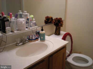 9601 Lake Pointe Ct unit 201, Upper Marlboro, MD 20774 - photo 5