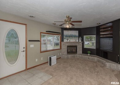 2705 W 67th St, Davenport, IA 52806 - photo 2