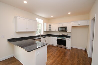 32 Bancroft Rd, Londonderry, NH 03053 - photo 2