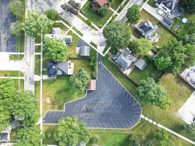 155 S Oakwood Ave, West Chicago, IL 60185 - photo 5