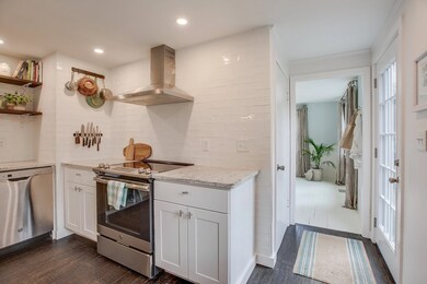 429 Cross St, Carlisle, MA 01741 - photo 3