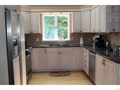 1531 Promise Ln, Allentown, PA 18106 - photo 4