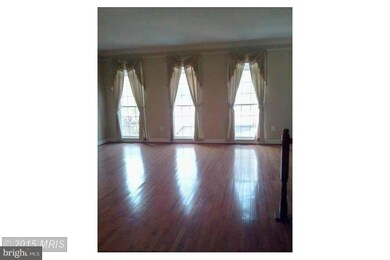 9967 Cyrandall Dr, Oakton, VA 22124 - photo 5