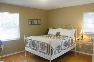 masterflormond bedroom12