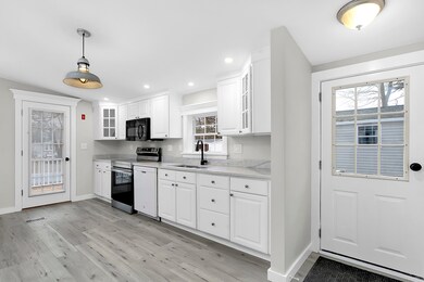 60 Tufton St, Brunswick, ME 04011 - photo 2