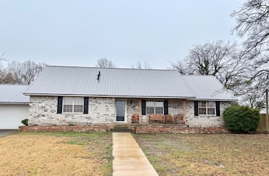 1604 SE Adams St, Idabel, OK 74745 - photo 3