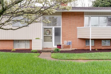 New hardy board and fresh paint