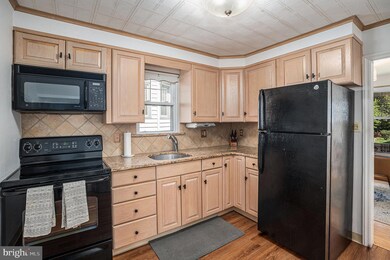 118 Colfax Rd, Havertown, PA 19083 - photo 7