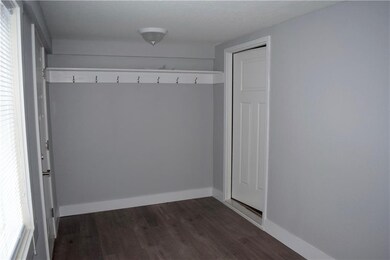 609 N 2nd Ave W, Newton, IA 50208 - photo 3