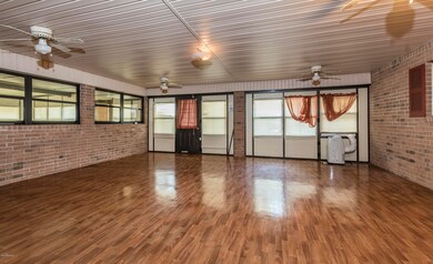 Middle Room 1