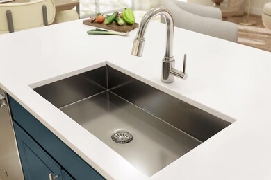 Stainless steel undermount sink
