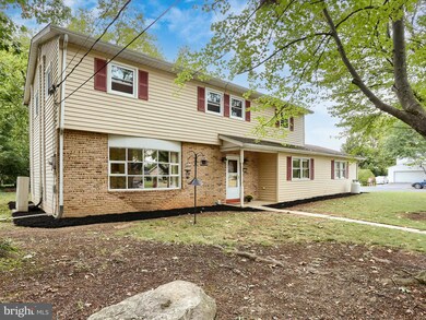 1040 S West St, Carlisle, PA 17013 - photo 2