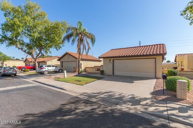 2253 E Flossmoor Cir, Mesa, AZ 85204 - photo 4