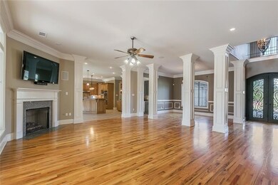 large living and dining room....oak flooring