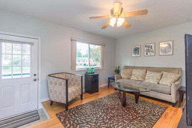 3711 Berwick Dr, Lansing, MI 48911 - photo 4