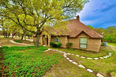 1913 Forest Glen Ln, Weatherford, TX 76087 - photo 2