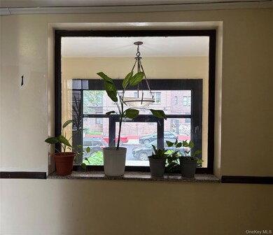 2090 Barnes Ave unit 4D, Bronx, NY 10462 - photo 4