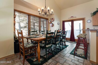 1881_lionsridge_loop_19_interior_dining