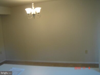 16715 Chowning Ct, Woodbridge, VA 22191 - photo 5