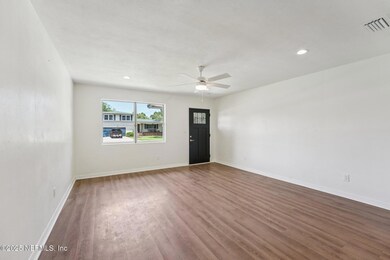 8-web-or-mls-Greenholly Dr-S1507-008