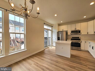 15330 Elizabeth Burbage Loop, Woodbridge, VA 22191 - photo 7