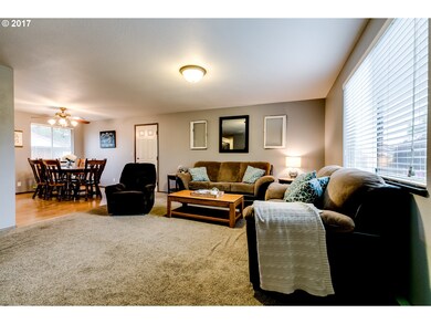 635 Meadow Ln, Creswell, OR 97426 - photo 3