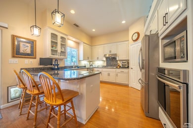 1030 Tulare Ct, Redding, CA 96003 - photo 4