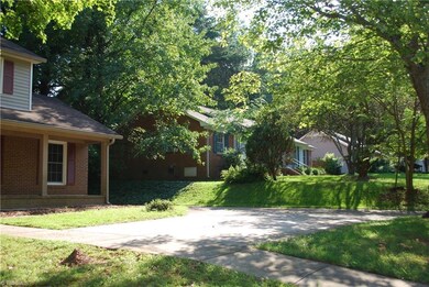 2121 Three Meadows Rd, Greensboro, NC 27455 - photo 3