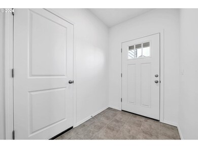 1157/1159 S 43rd Place, Springfield, OR 97478 - photo 3