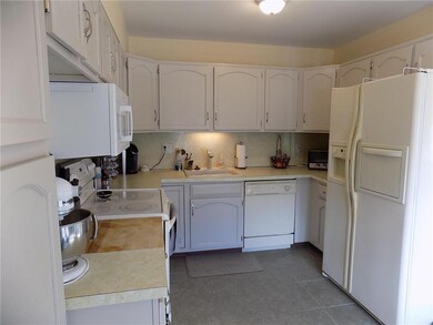 1550 Creekside Rd, Whitehall, PA 18052 - photo 5