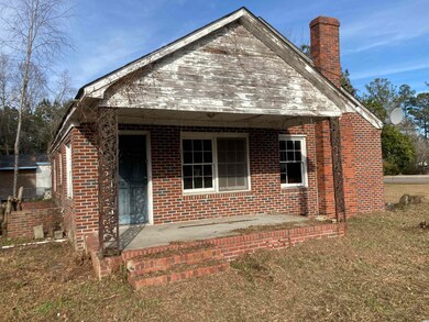 512 S Rosemary Ave, Andrews, SC 29510 - photo 2