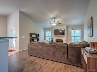 9214 S 256th East Ave, Broken Arrow, OK 74014 - photo 5