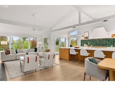 5044 SW Windsor Ct, Portland, OR 97221 - photo 3